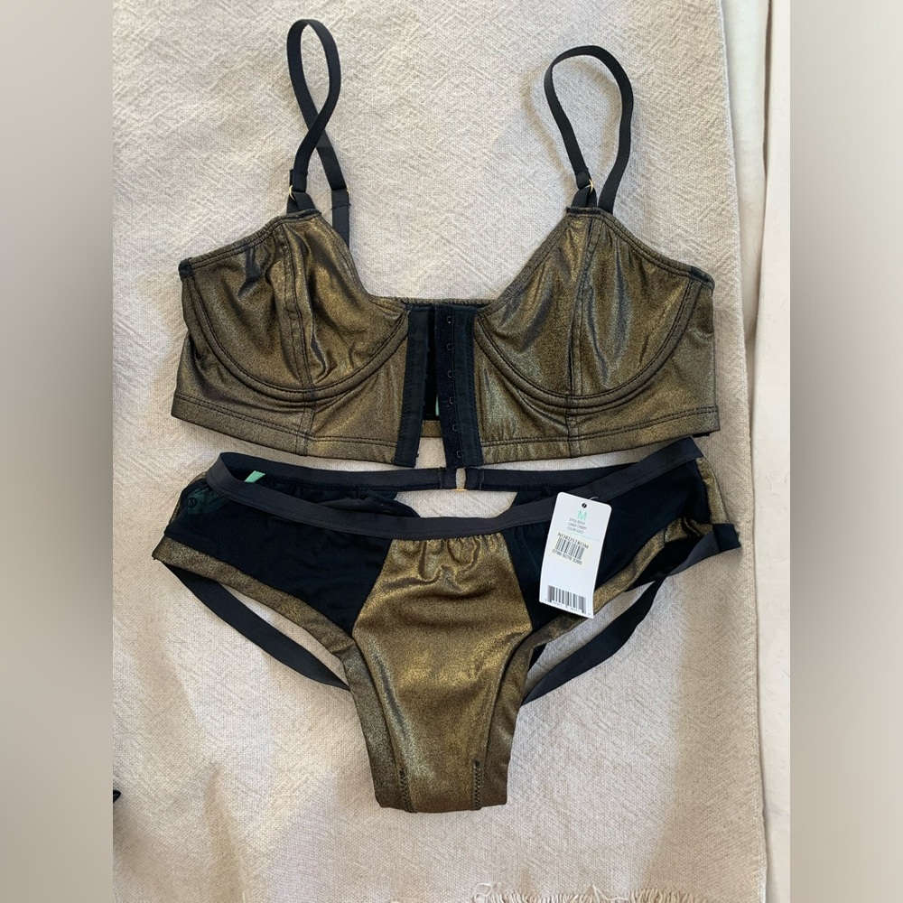 Nordstrom’s intimate set